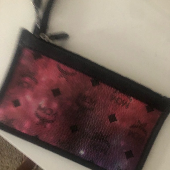 Wristlet mcm slightly used - Picture 2 of 5